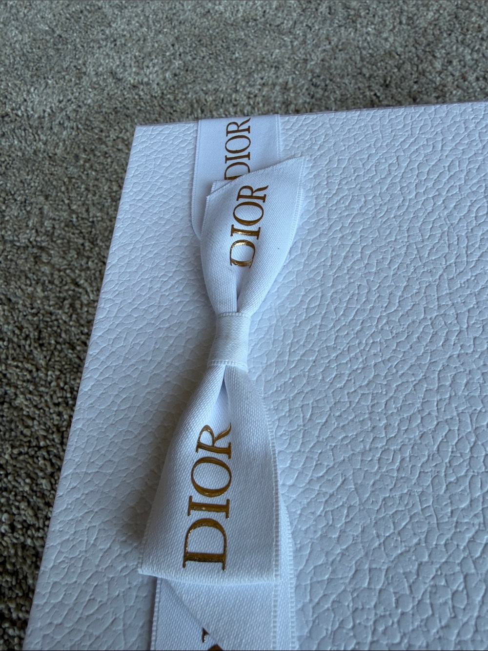 Christian Dior Gift Box with Ribbon EUC - Picture 3 of 9